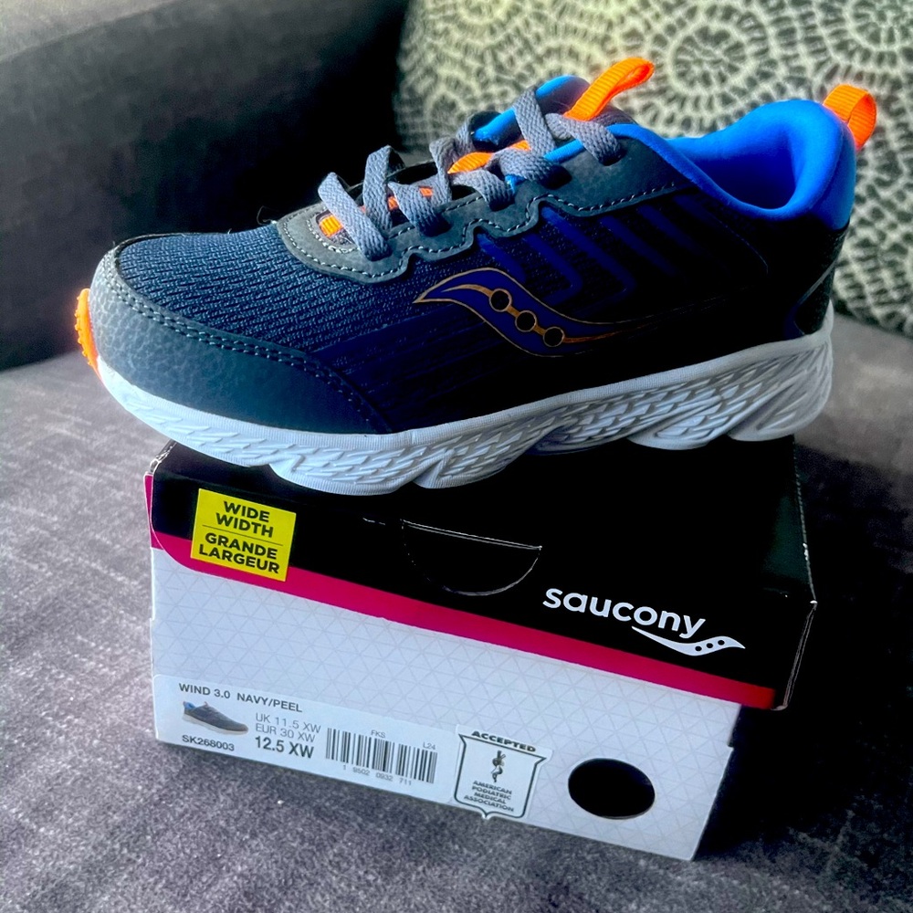 Saucony Wins 3.0 Boys Extra Wide Sneaker